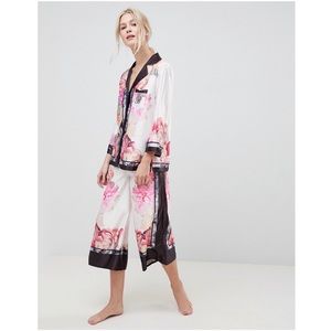 Gorgeous pajamas set